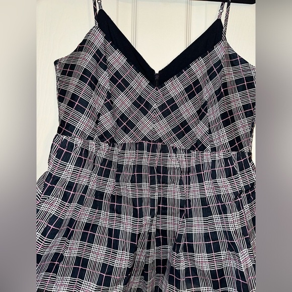 Club Monaco women’s navy pink plaid smocked side sleeveless blouse L - Picture 2 of 11